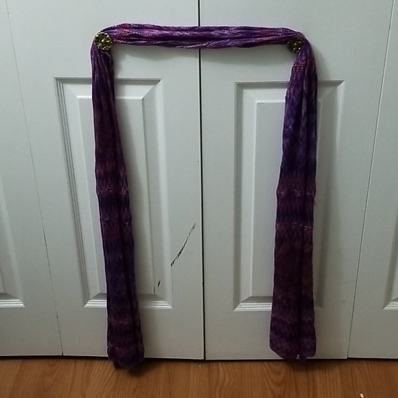 Three assorted styles scarves - Picture 6 of 9